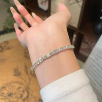 Elegante Bracciale Impilabile con Catena Cubana e Diamanti Smeraldo Taglio Smeraldo in Oro Giallo 18K con Diamanti Coltivati in Laboratorio per Donna - Vendita all'Ingrosso