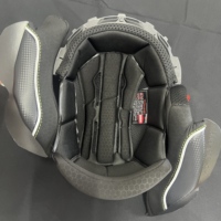 Nous proposons la personnalisation de divers types de doublures de casque de moto ; les doublures sont amovibles, lavables et inodores.