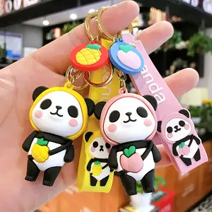 Großhandel bunte Panda Erdbeere mit tragbaren Armband Schlüssel bund Mädchen Geschenk weichen PVC Gummi Metall Ring Schlüssel ring Tasche Dekoration