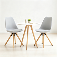 Chaise en plastique de type tulipe fabriquée en Chine avec siège en cuir PU et pieds en bois pour la maison, l'appartement et le restaurant