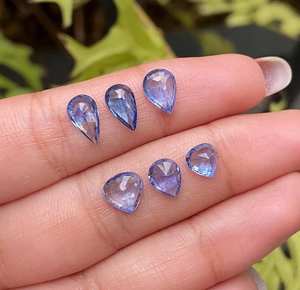 ไพลินสีเขียวธรรมชาติ |   พลอยแซฟไฟร์ซีลอนแบบเม็ดเดี่ยว |   พลอยสีม่วงทรงลูกแพร์ |   ไพลินสีเขียวสำหรับแหวนแต่งงาน - Product Image 3