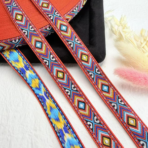 Nastro in Poliestere 100% Jacquard Personalizzato con Logo per Accessori d'Abbigliamento - Product Image 1