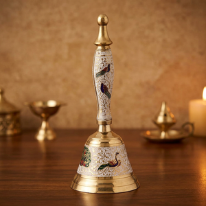 Campana de Puja de Latón con Diseño de Pavo Real en Meenakari Plateado y Mango de Madera para Adoración en el Hogar - Product Image 6
