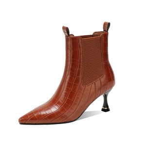 <span class=keywords><strong>Bottines</strong></span> <span class=keywords><strong>Chelsea</strong></span> pour femmes Moncheer, effet croco, talon kitten, bout pointu, <span class=keywords><strong>bottines</strong></span> à <span class=keywords><strong>la</strong></span> cheville, bottes tendance automne-hiver - Product Image 3