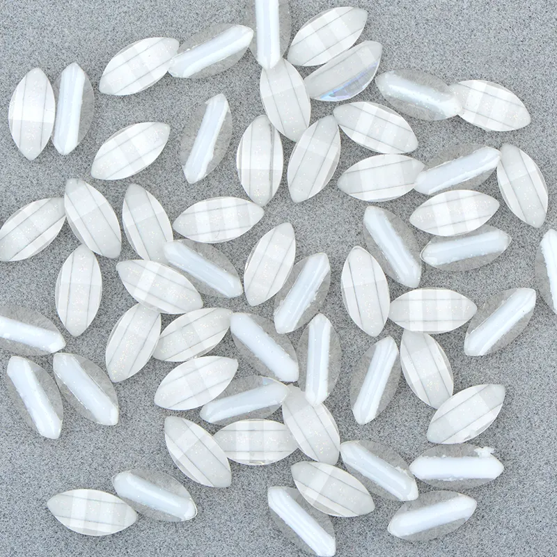 Fancy 6 × 12ミリメートルClear White Ingots Decoration Rhinestone Flat Back Resin Crystal StonesためJewelry