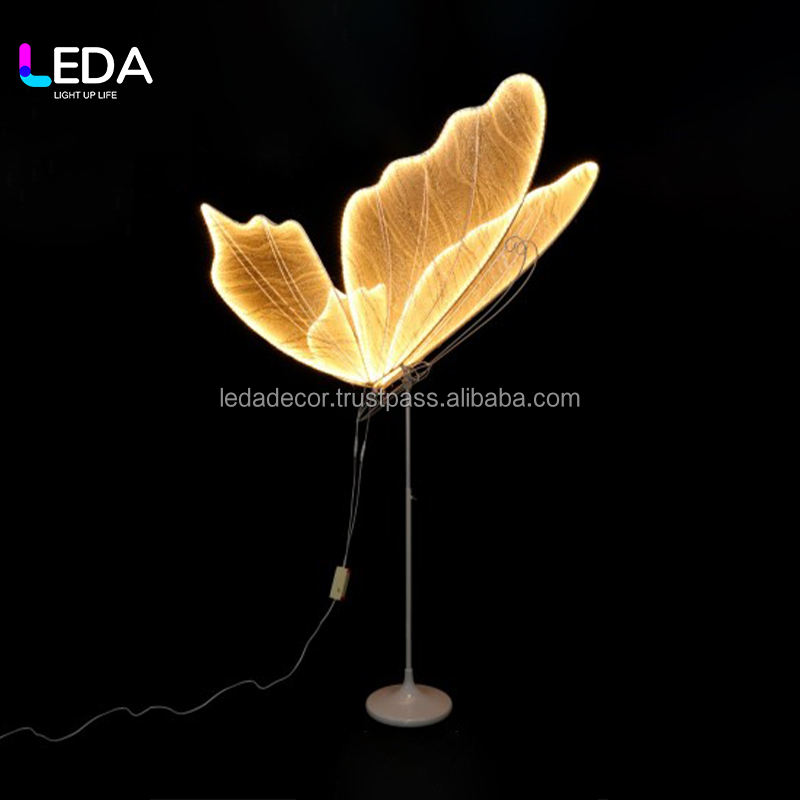 เหลืองอ่อน