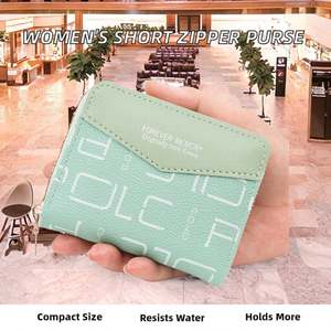 Porte-passeport en cuir véritable élégant et fonctionnel, housse de passeport compacte, porte-passeport britannique conçu pour des voyages faciles - Product Image 2