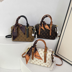 Nouveau design, sac Boston tendance pour femmes, sac bandoulière imprimé classique, sac à main de haute qualité, sac à bandoulière populaire pour femmes - Product Image 1
