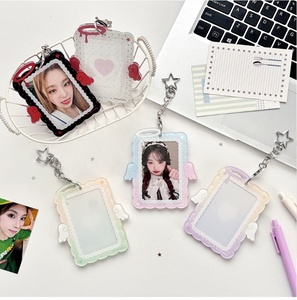 Porte-cartes en acrylique Premium 3 pouces bicolore Ailes d'ange, Étui <span class=keywords><strong>rigide</strong></span> pour cartes photo et badges d'identification, et Protecteur de cartes de haute qualité - Product Image 3