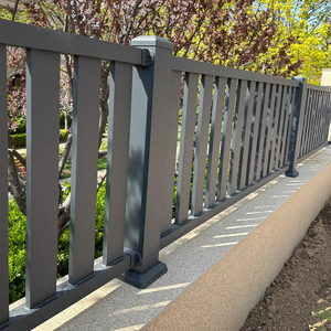 Panneau de clôture horizontal en aluminium gris moderne - Barrière d'intimité durable et peu exigeante en entretien, hauteur de 6 pieds, utilisation sur chantier - Product Image 2