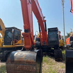 Pelle hydraulique sur chenilles Hitachi ZX210 de 21 tonnes d'occasion pour mines et fermes ZX120 ZX135 ZX160 ZX200 ZX240 ZX350 - Product Image 1