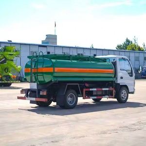 Camion-citerne à carburant diesel ISUZUu Mini 4000L 4x2 manuel 1000cbm pour livraison - Offre Spéciale - Product Image 4