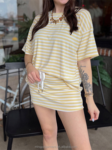 Conjunto de Dos Piezas de Verano Informal para <span class=keywords><strong>Mujer</strong></span>, Top Corto con Cuello Redondo, Logotipo Personalizado, Mangas Cortas, Conjunto de Falda a Rayas - Product Image 2