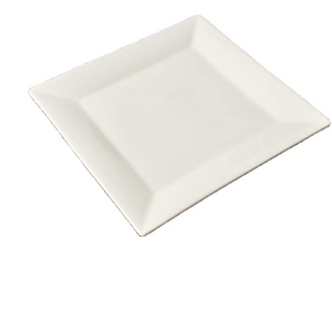 Vente de liquidation B2B : Stock mixte de vaisselle en céramique blanche irrégulière (assiettes, bols) – Vente directe par tonne - Product Image 1