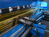 DA66T presse plieuse CNC électrique 250t4000 Machine à cintrer 6 + 1 axes