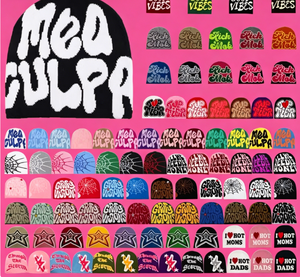 Bonnet tricoté d'hiver personnalisé en 100% acrylique, doublé satin, sans revers, ajustable, unisexe, style Y2K, avec logo jacquard, toutes tailles - Product Image 1