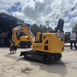 Mini-excavatrice sur chenilles Sany SY15U jaune, hydraulique, capacité de la benne de 0,12 m³, équipement de construction - Product Image 3