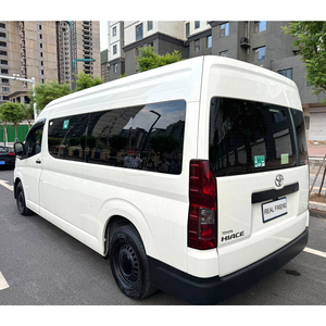 Toyota Hiace Usada Asequible, 9 Asientos, Minibús Hiace, Estilo de Alta Gama - Product Image 2