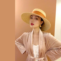 Topi Jerami Wanita Model Hepburn Bertepi Lebar, Anyaman Jerami Alami, Model Flat Top Vintage, Topi Pantai Musim Panas
