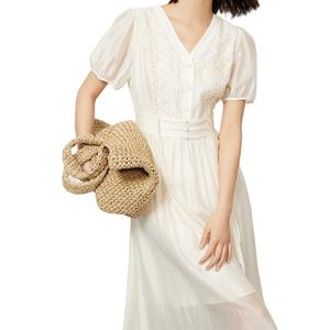 Nuevo Vestido Entallado con Cuello en V y Cintura Francesa en Color Blanco Morgan Stone para Mujer - Product Image 5