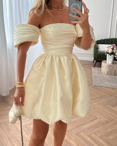 Vêtements sexy pour dames Mini robe moulante en satin ivoire à épaules dénudées et à manches courtes bouffantes - Product Image 3