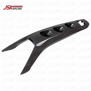 INTÉRIEUR DE REMPLACEMENT DE CONSOLE CENTRALE EN FIBRE DE CARBONE POUR 2015-2016 FERRARI 488 GTB SPIDER (TISSÉ UNIE) - Product Image 3