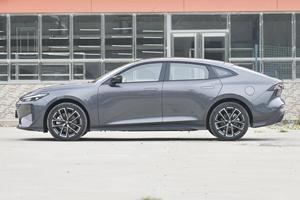 China Goedkope Auto Hot Selling Changan UNI-V 1.5T/2.0T 2024 Gebruikte Auto Idd Benzine Auto Te Koop - Product Image 5