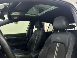 <span class=keywords><strong>Golf</strong></span> 2021-2025, Versión Renovada, Turbo 280TSI, Automático, DSG, R-Line Lite, Asientos de Cuero, Neumáticos R17, Volante a la Izquierda, Cámara Trasera, Luces - Product Image 3