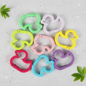 Porte-clés mignon en alliage en forme de <span class=keywords><strong>canard</strong></span> Hong Tu avec impression numérique et design léger pour le bricolage - Product Image 6