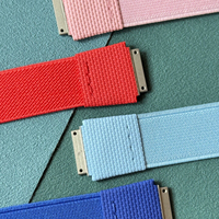 La dernière montre mécanique automatique de luxe haut de gamme 17-01 en or rose entièrement sertie de diamants et saphir bleu en fluorosilicone