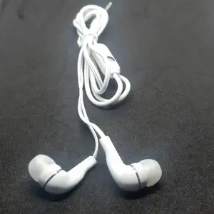 Produk Baru Earbud In-Ear Headphone Kabel OEM Headset dengan Mic 3.5Mm 2021 Hot Jual Stereo Earphone