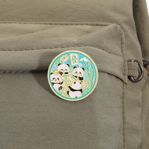 Pin de esmalte de panda de dibujos animados bebiendo té de hierbas y comiendo bambú, broche, insignia de solapa, joyería de animales linda, regalo para amigos, venta al por mayor - Product Image 3
