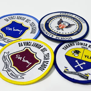 Distintivi Personalizzati con Paillettes per Uniformi, Logo Scolastico, Toppe Termoadesive per Vestiti e Cappelli - Product Image 3