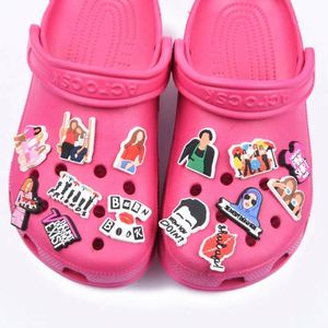 Nouveauté : Décorations de chaussures en PVC sur le thème de l'horreur de Noël, breloques pour chaussures d'Halloween, accessoires pour chaussures, breloques pour sabots <span class=keywords><strong>Mean</strong></span> <span class=keywords><strong>Girl</strong></span> - Product Image 1