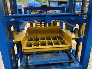 Quality Certification <strong>QT4</strong>-24 Bricks Making <strong>Machines</strong> <strong>Blocks</strong> Making <strong>Automatic</strong> <strong>Block</strong> Making <strong>Machines</strong> - Product Image 3