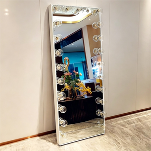 Specchio LED Moderno e Resistente per Trucco con 23 Lampadine LED Dimmerabili a Tocco per Tavolo da Toeletta - Product Image 5