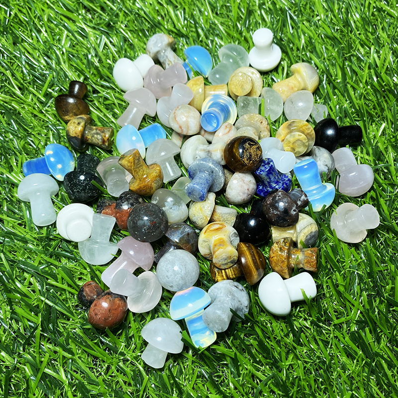 Wholesale Natural Crystal Stone Handmade Crystal Crafts Small Crystal Mushroom For Healing