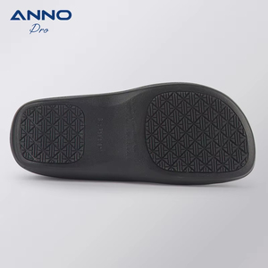 Chaussures de travail imperméables Anno pour infirmières et chefs, t-shirts pour la cuisine, le jardin et la salle de bain avec semelle intérieure en EVA et caoutchouc - Product Image 4