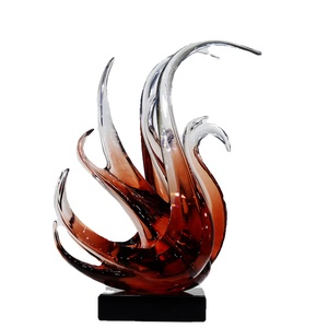 Scultura Artigianale in Resina con Effetto Fiamma Sfumato Rosso-Marrone, Finemente Lucidata, Decorazione Artistica di Lusso - Product Image 3