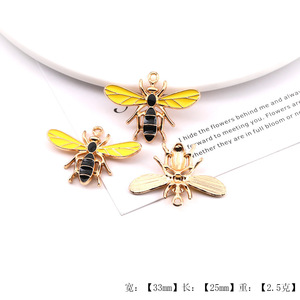 Colgante de aleación con forma de abeja, accesorios de joyería DIY, detalles chapados en amarillo y negro para adorno de llavero - Product Image 4