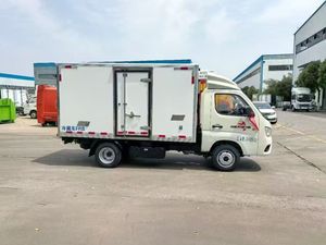 Foton 4x2 냉장 트럭 3-5 톤 가솔린 냉동고 소형 냉장 컨테이너 트럭 - Product Image 4