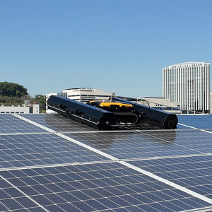 Robot de nettoyage photovoltaïque intelligent anti-chute pour panneaux solaires, nettoyage efficace, largeur de nettoyage 130 cm, vitesse 48 m/min - Product Image 3