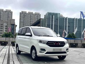 Wuling Hongguang S Usada, 2014-2019, 1.5L, Manual, Básica, Estándar, <span class=keywords><strong>7</strong></span> <span class=keywords><strong>Plazas</strong></span>, Gasolina, Minivan, Bajo Consumo de Combustible, Buen Estado - Product Image 2