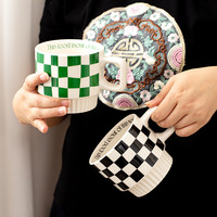 Tasses en céramique empilables minimalistes et élégantes, motif logo damier, idéales pour souvenirs, cadeaux, boîte cadeau, origine Chine, style INS