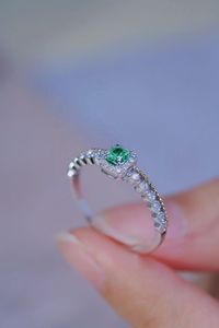 Bagues de fiançailles Xinfly en or blanc et jaune 18 carats avec diamant vert taille coussin 0,45 ct - Product Image 3