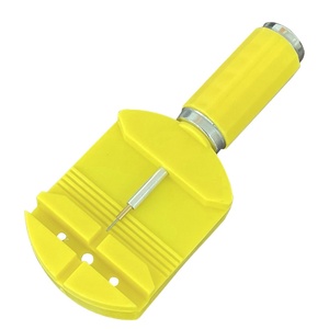 Lo strumento di regolazione della catena dell'orologio può essere dotato di uno strumento di riparazione del dispositivo di rimozione del cinturino dell'orologio in plastica - Product Image 1