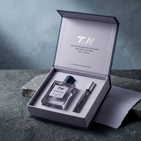 Boîte à parfum rigide de luxe sur mesure, style livre bleu magnétique, avec insert ajusté pour présentation, pour emballage de parfum personnalisé