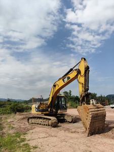 รถขุดตีนตะขาบ Caterpillar 330D2L มือสอง ขนาด 30 ตัน นำเข้าจากญี่ปุ่นแท้ รุ่น 330D2L กำลัง 200 กิโลวัตต์ ความจุบุ้งกี๋ 1.4-2.0 ลูกบาศก์เมตร 330D - Product Image 4