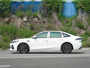 2025 Geely Galaxy A7รถพลังงานใหม่ซีดานระดับ4x4ไฮบริดที่มีระยะทางไกล150กม. ไฟฟ้า erev LHD สำหรับขาย - Product Image 3