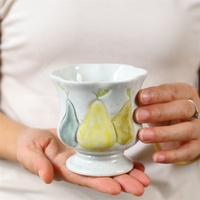 Mug à café en céramique avec poignée en forme de fruit 3D, motif poire et pomme peint à la main, bord ondulé moucheté, vente en gros, personnalisable